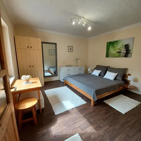 Szarszo With 3 And Private Beach, Private Parking Vakantiehuis *