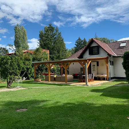 Szarszo With 3 And Private Beach, Private Parking Prázdninový dům Balatonszarszo