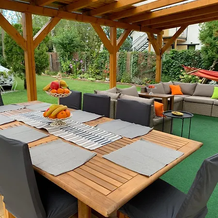 Szarszo With 3 And Private Beach, Private Parking Vakantiehuis *