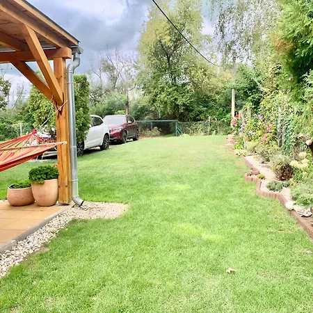 Vakantiehuis Szarszo With 3 And Private Beach, Private Parking Balatonszarszo