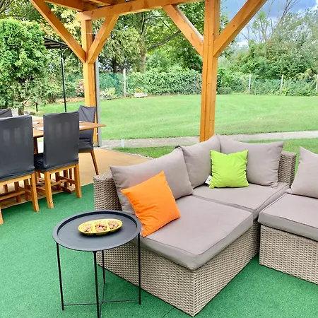 Szarszo With 3 And Private Beach, Private Parking * Balatonszarszo