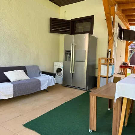 Szarszo With 3 And Private Beach, Private Parking Vakantiehuis *