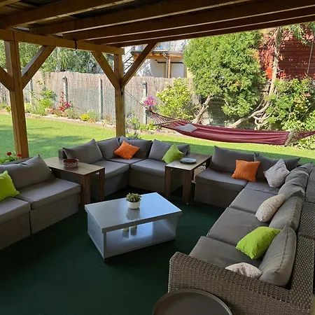 Szarszo With 3 And Private Beach, Private Parking Vakantiehuis *