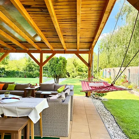 Vakantiehuis Szarszo With 3 And Private Beach, Private Parking Balatonszarszo