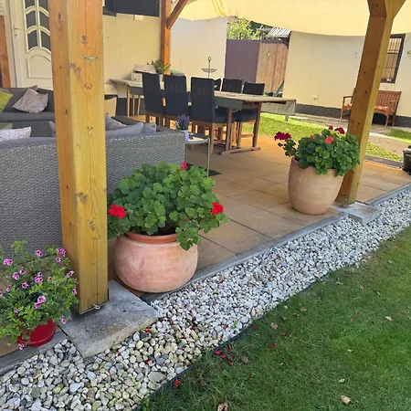 Szarszo With 3 And Private Beach, Private Parking