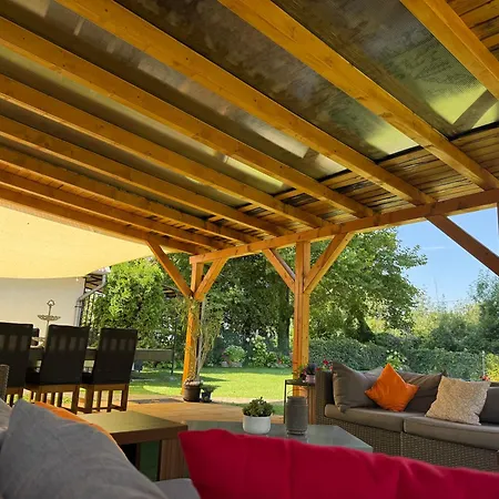 Szarszo With 3 And Private Beach, Private Parking Vakantiehuis