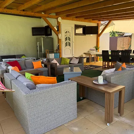 Szarszo With 3 And Private Beach, Private Parking *