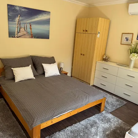 Szarszo With 3 And Private Beach, Private Parking Vakantiehuis *