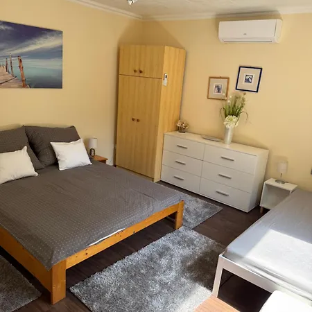 Szarszo With 3 And Private Beach, Private Parking Vakantiehuis