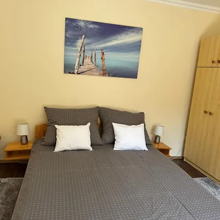 Szarszo With 3 And Private Beach, Private Parking