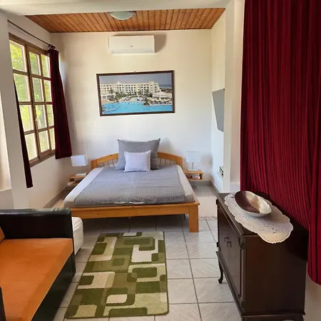 Szarszo With 3 And Private Beach, Private Parking Vakantiehuis *