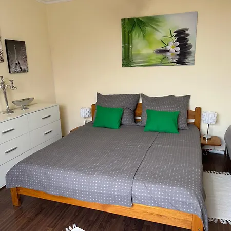 Szarszo With 3 And Private Beach, Private Parking * Balatonszarszo